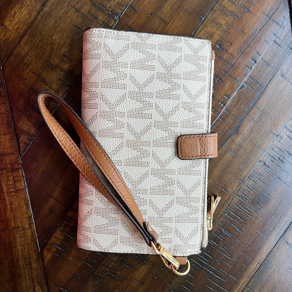 MK Wristlet